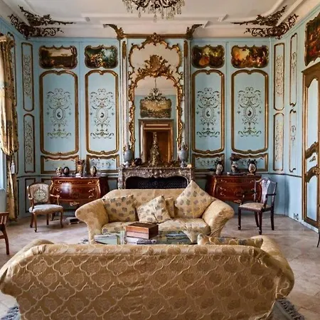 Chateau De Bed & Breakfast